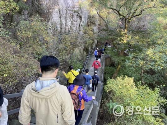 종로구는 지난해 11월 관내 곳곳의 역사문화 명소와 자연환경을 잇는 트레킹 코스 ‘종로둘레길’을 개통했다.