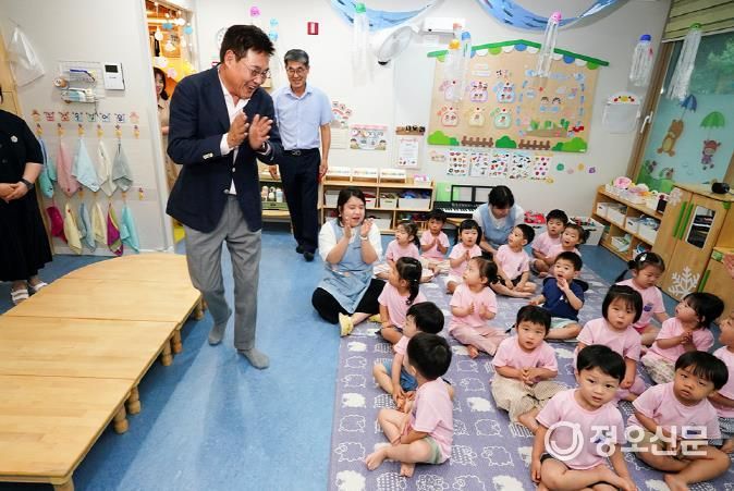 경희궁솔빛어린이집을 방문한 정문헌 종로구청장